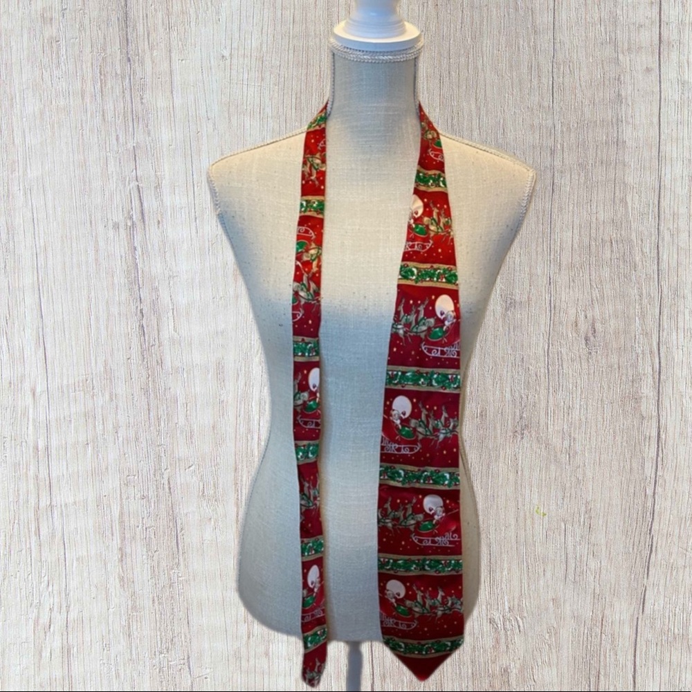 💯 Silk Holiday Tie